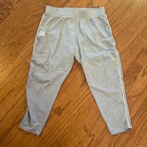 Under Armour, loose/coop làche high waisted cropped sweat pants/  Large/ gray